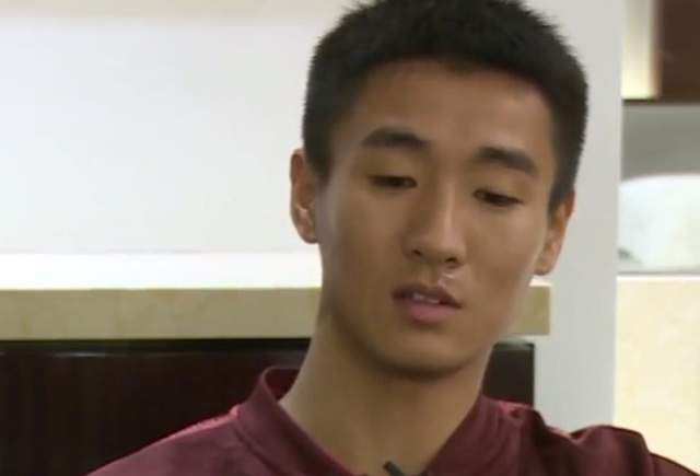 当一群人绑架了她之后，他不得不去救她